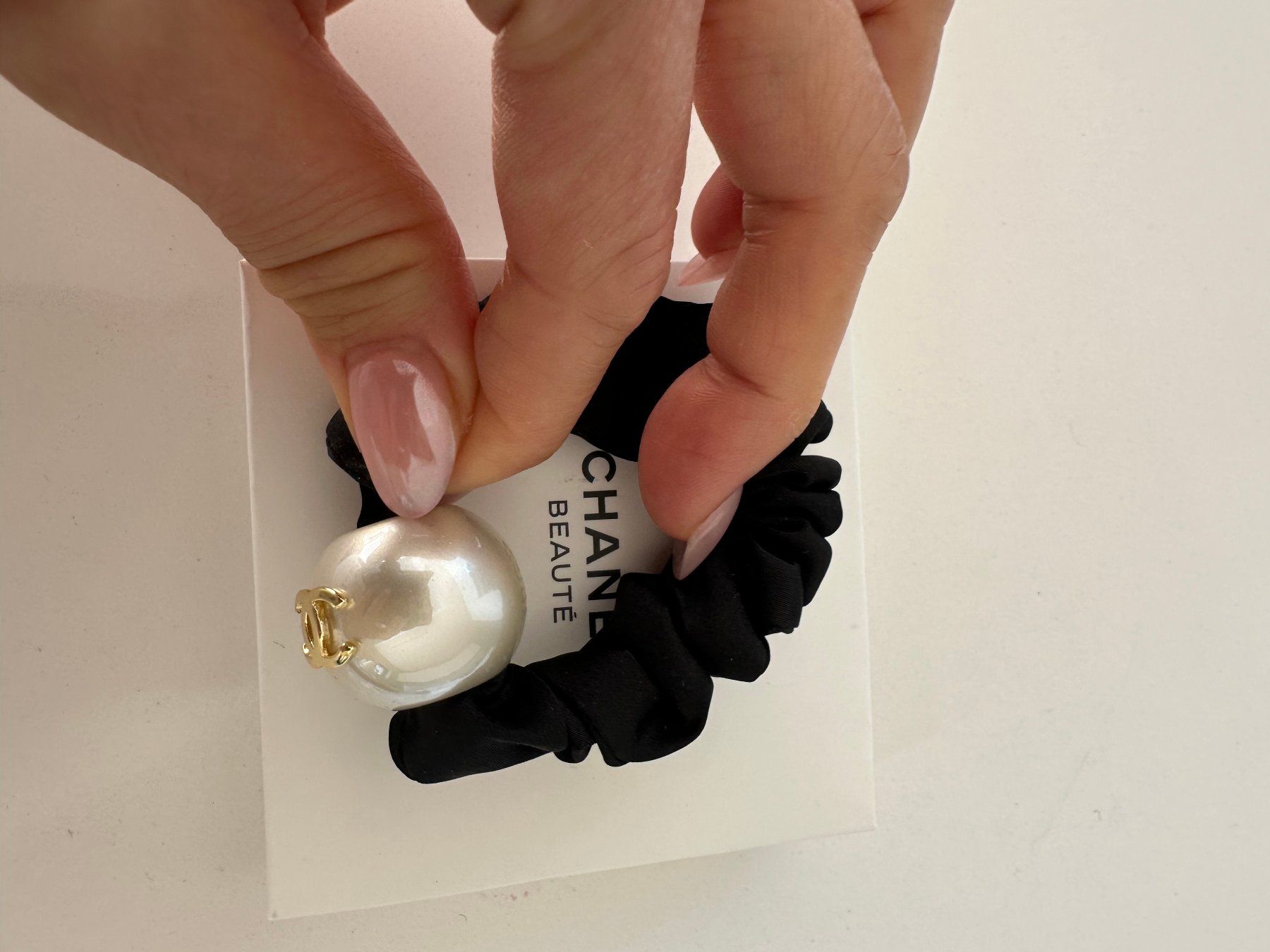 Chanel Accessori per capelli: Chanel Seide Haarband – Nuovo e nell'imballaggio originale da Steinmaur venduto da regenbogen052 2