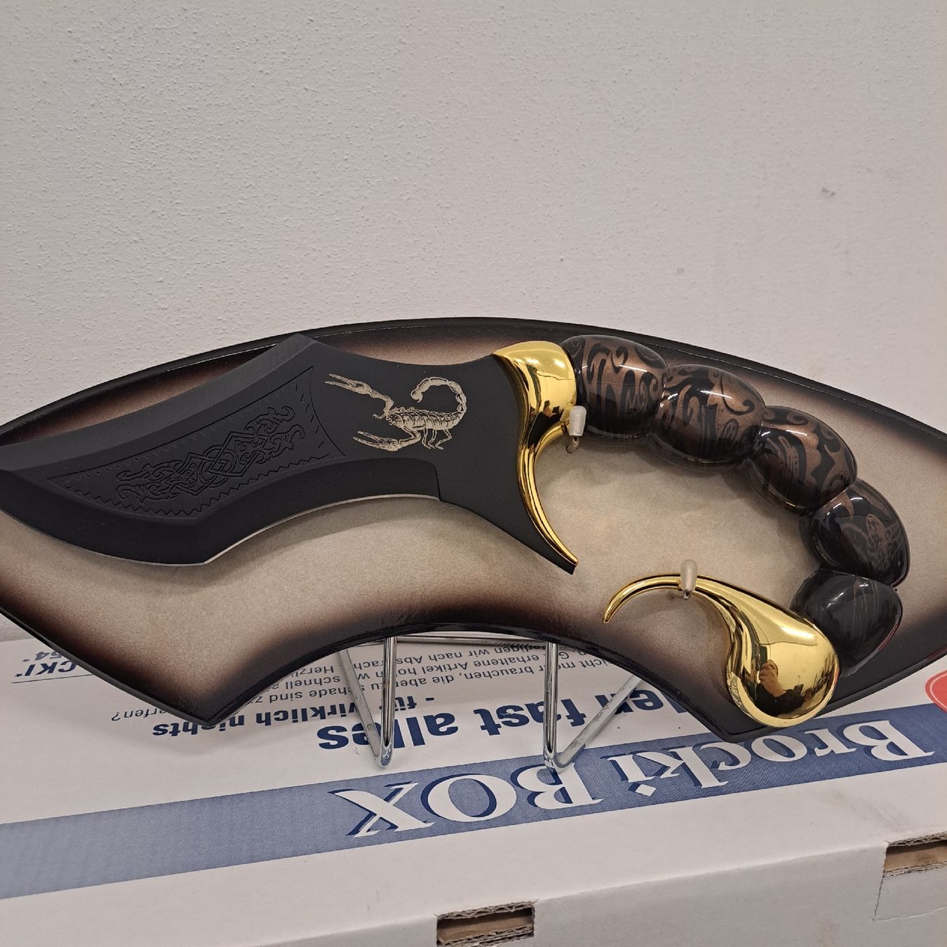 Posate: Dekoratives Scorpion Messer mit Ständer, neuwertig! – Nuovo e nell'imballaggio originale da Muolen venduto da Piksi03