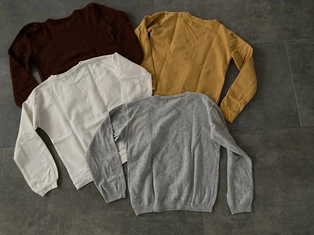 Lotti & Set di vestiti: 4er Set Pullover, teils ungetragen (Gr. 134/140) – Nuovo (secondo la descrizione) da Hettlingen venduto da rselchi 1
