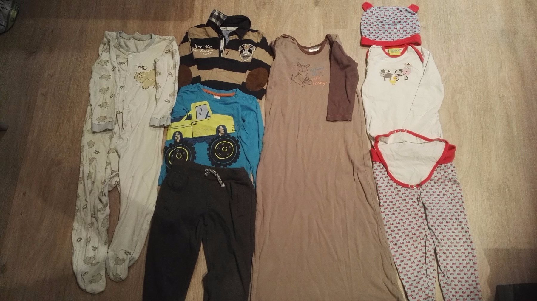 Lotti & Set di vestiti: Kleiderpaket Junge Gr 86-92 – Usato da Egolzwil venduto da mobiledeluxe