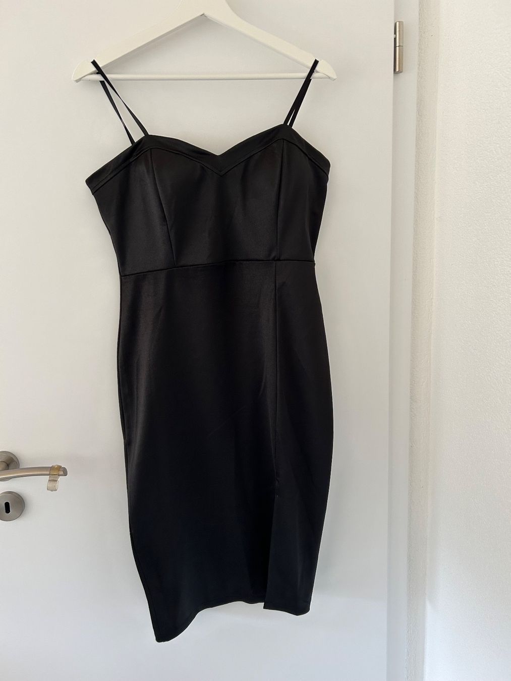 Wal G. Robes: Robe / Wal G. – Neuf (Voir description) à Sonceboz-Sombeval par Anna_Maria09