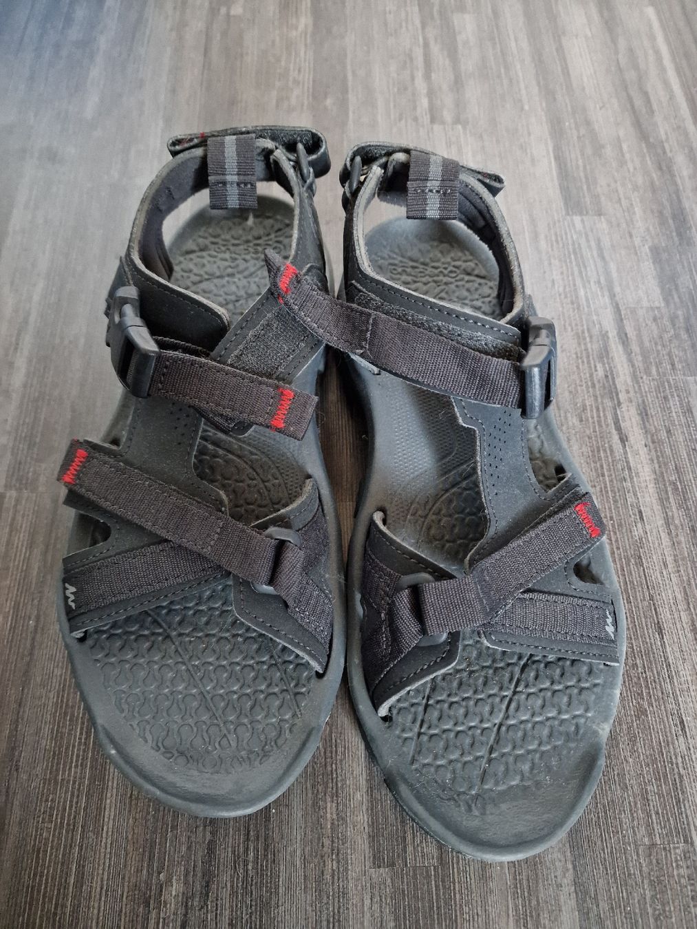 Chaussures femmes: Quechua Wandersandale Gr. 40 – D'occasion à Koppigen par Kellerfundsachen