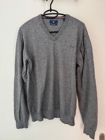 Pull Gant gris, col V, taille L, parfait pour l'hiver!