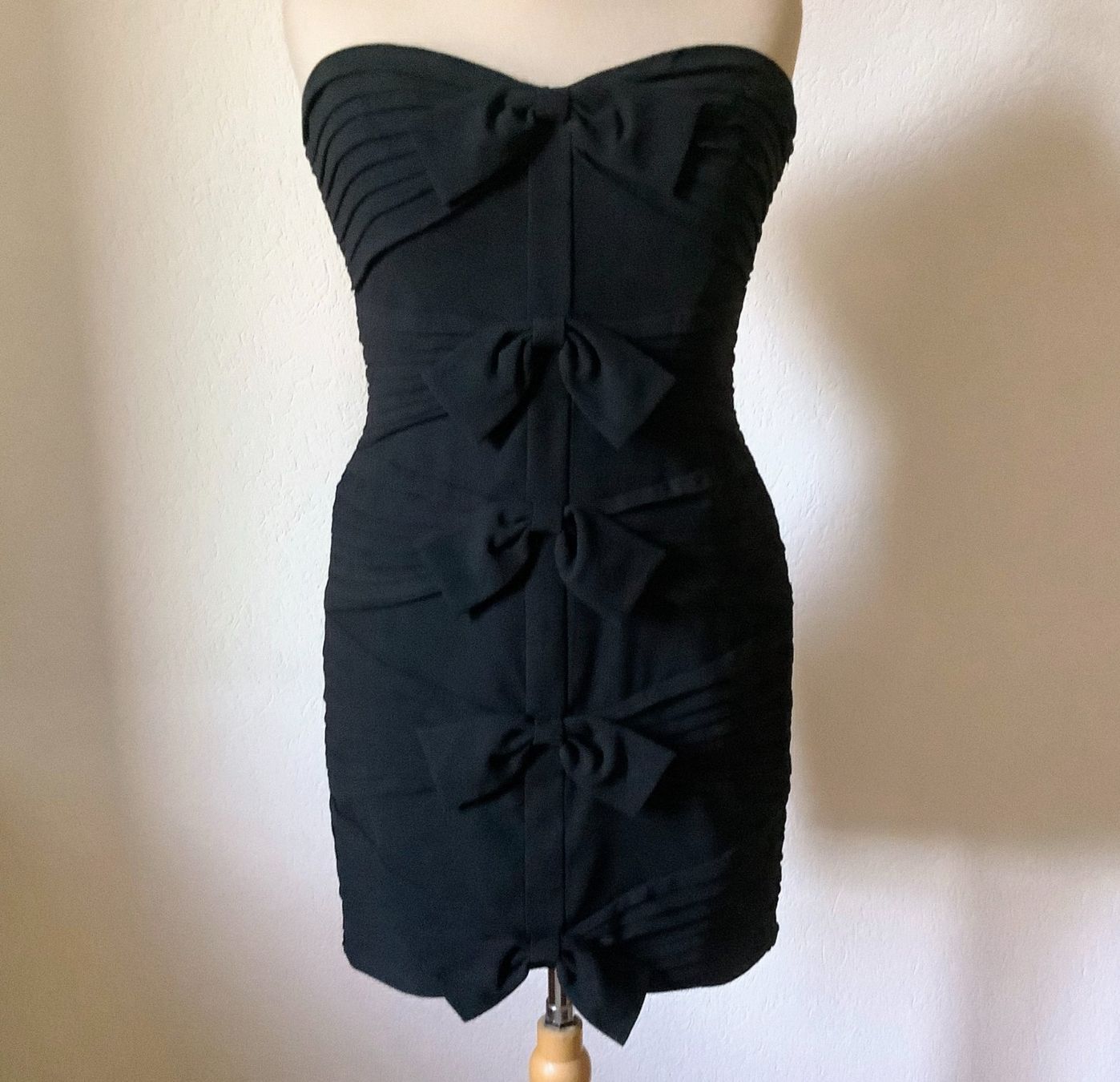 Vestiti: BCBG Max Azria Black Strapless Bow dress 36 – Usato da Founex venduto da sweetcouture 1
