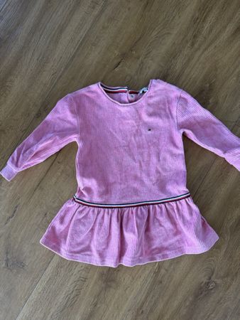 Kleid Tommy Hilfiger rosa gerippt Grösse 92 gepflegt