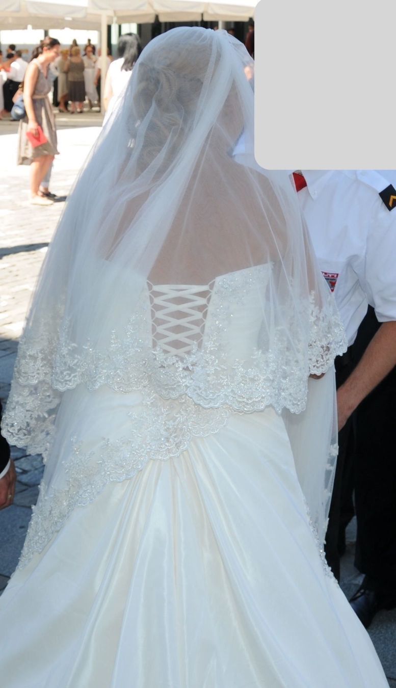 Vestiti: Hochzeitskleid Ivory A-Linie – Usato da Mauren venduto da SB1606 5