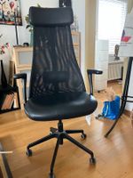 ergonomischer Bürostuhl von IKEA Serie Järvfjället mit Rolle