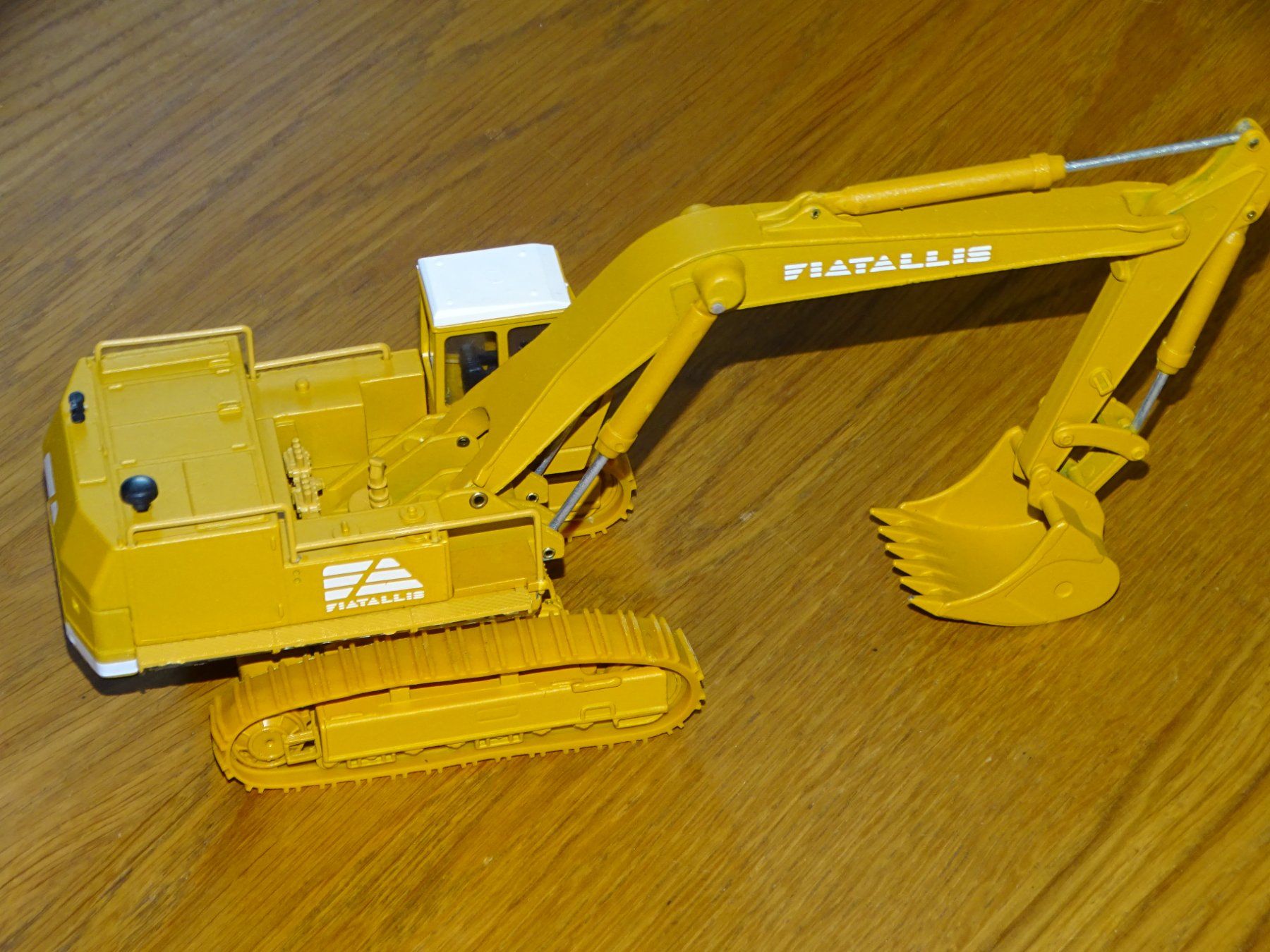 Modellbausätze & Standmodelle: Bagger Metall 1:50 – Gebraucht aus Hirzel von Musicman03
