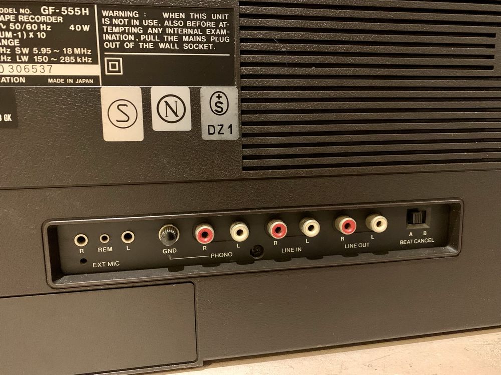Ghettoblaster Sharp GF-555 ab CHF 1.-! (Gebraucht) in Thun für CHF 204 ...
