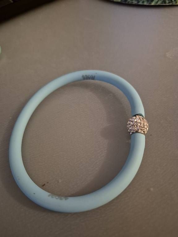 Armbänder & -reifen: Armbänder  – Gebraucht aus Lindau von Meteno1990 1