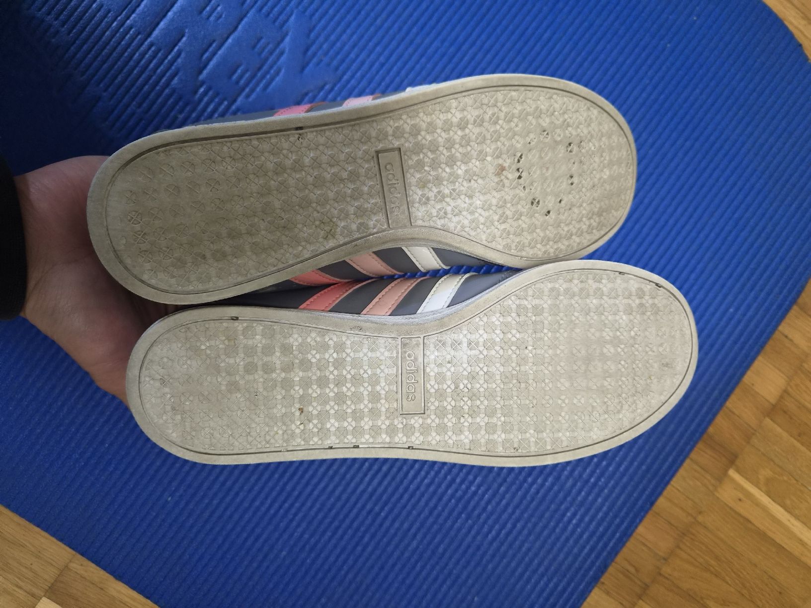Adidas Chaussures femmes: Adidas Sneaker, Gr. 38, grau-rosa – D'occasion à Bassersdorf par Sport_4_life 3
