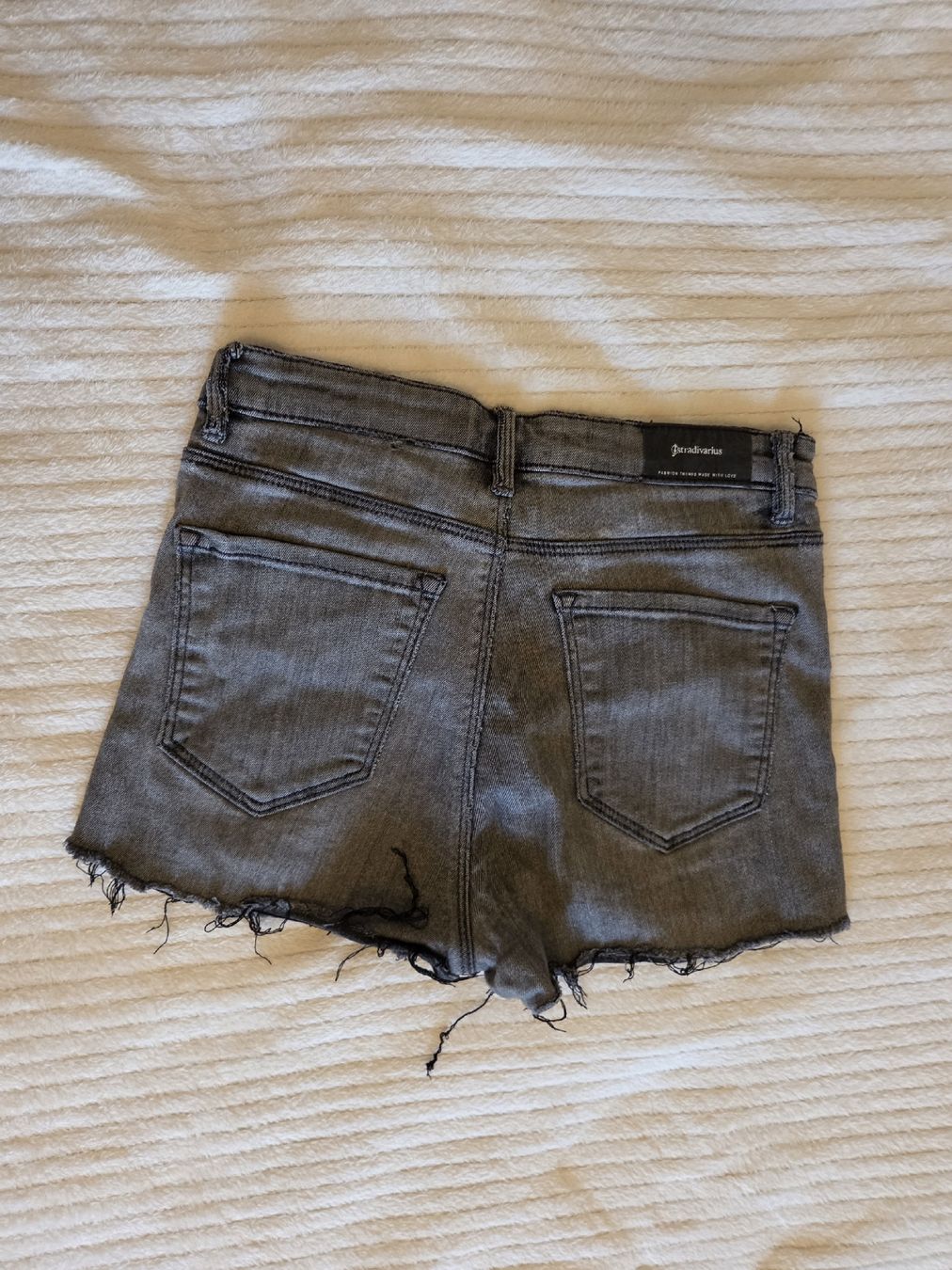 Stradivarius Hosen: short – Gebraucht aus Lausanne von hel_ll2g 1