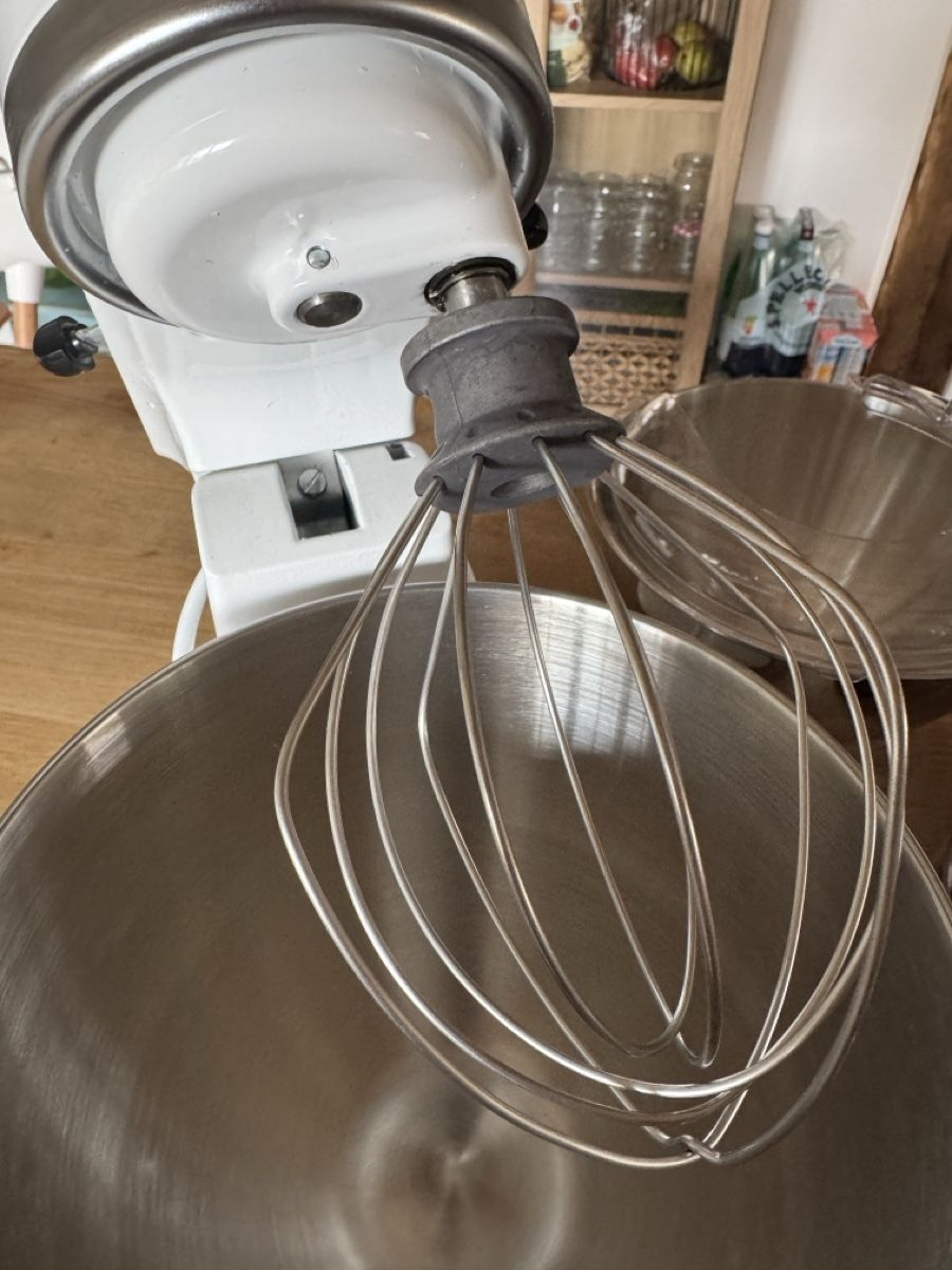 Kitchenaid Elettrodomestici da cucina: W10863292 KitchenAid Artisan Mixer + Attachments + Juicer – Nuovo (secondo la descrizione) da Maschwanden venduto da rus_2fmz 6