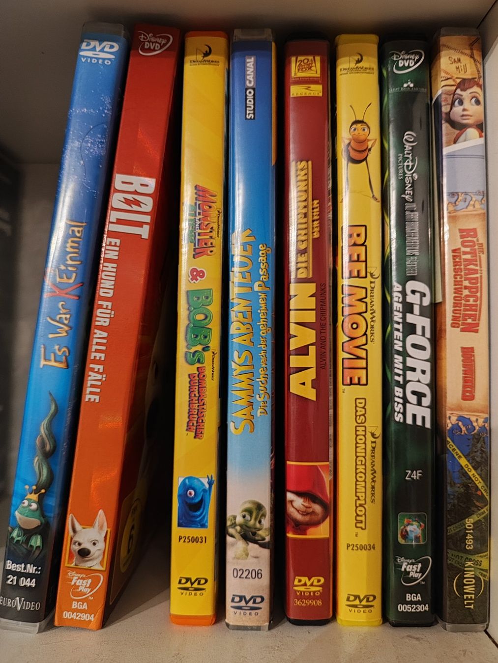 Tutti i DVDs: 8 Kinderfilme DvD`s / 2D / 3D – Usato da Wittnau venduto da Devilkiss