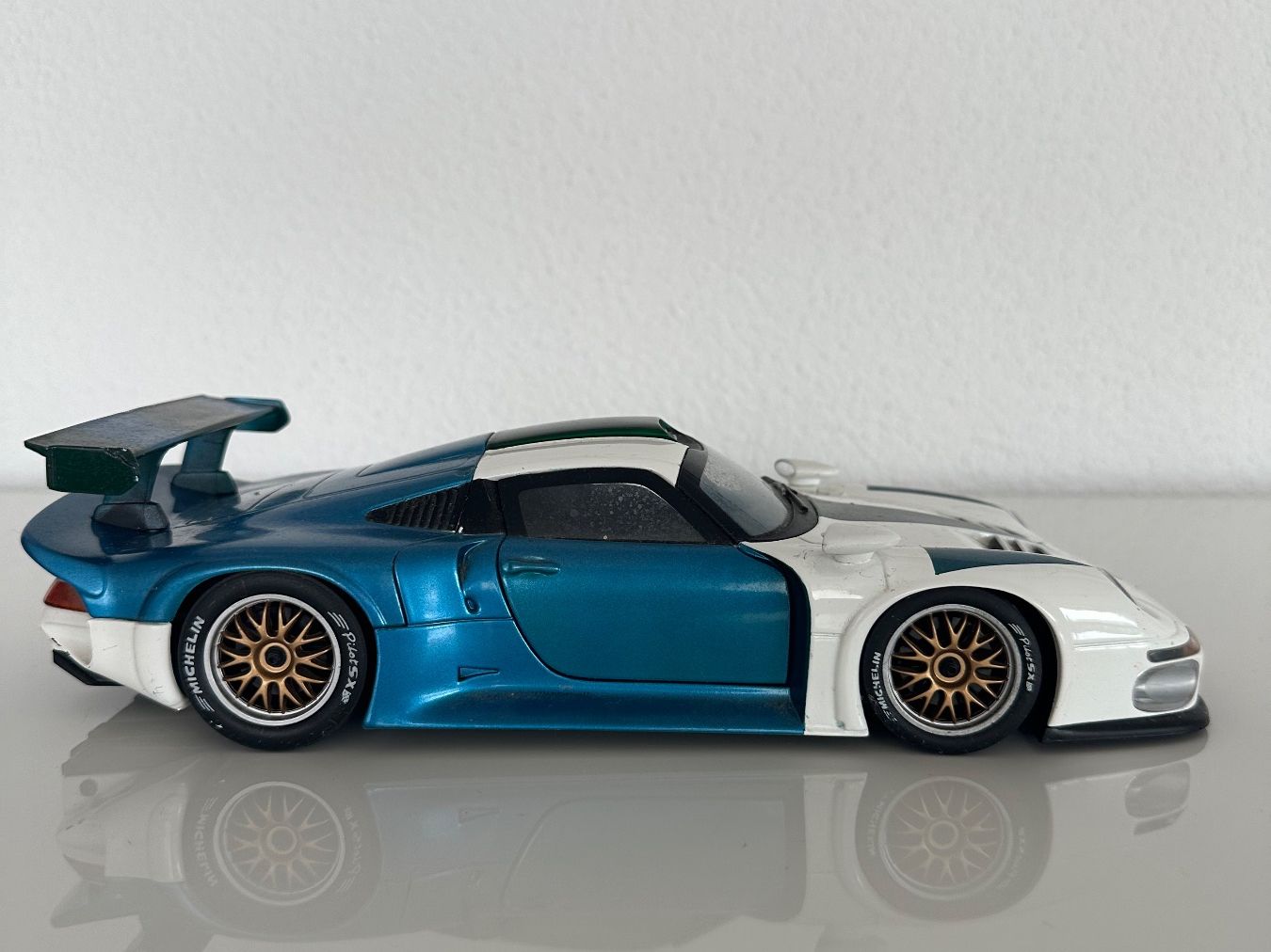 UT Models Modellautos: Porsche 911 GT1 1:18 UT Models – Gebraucht aus Muri AG von gae_kz9y 2