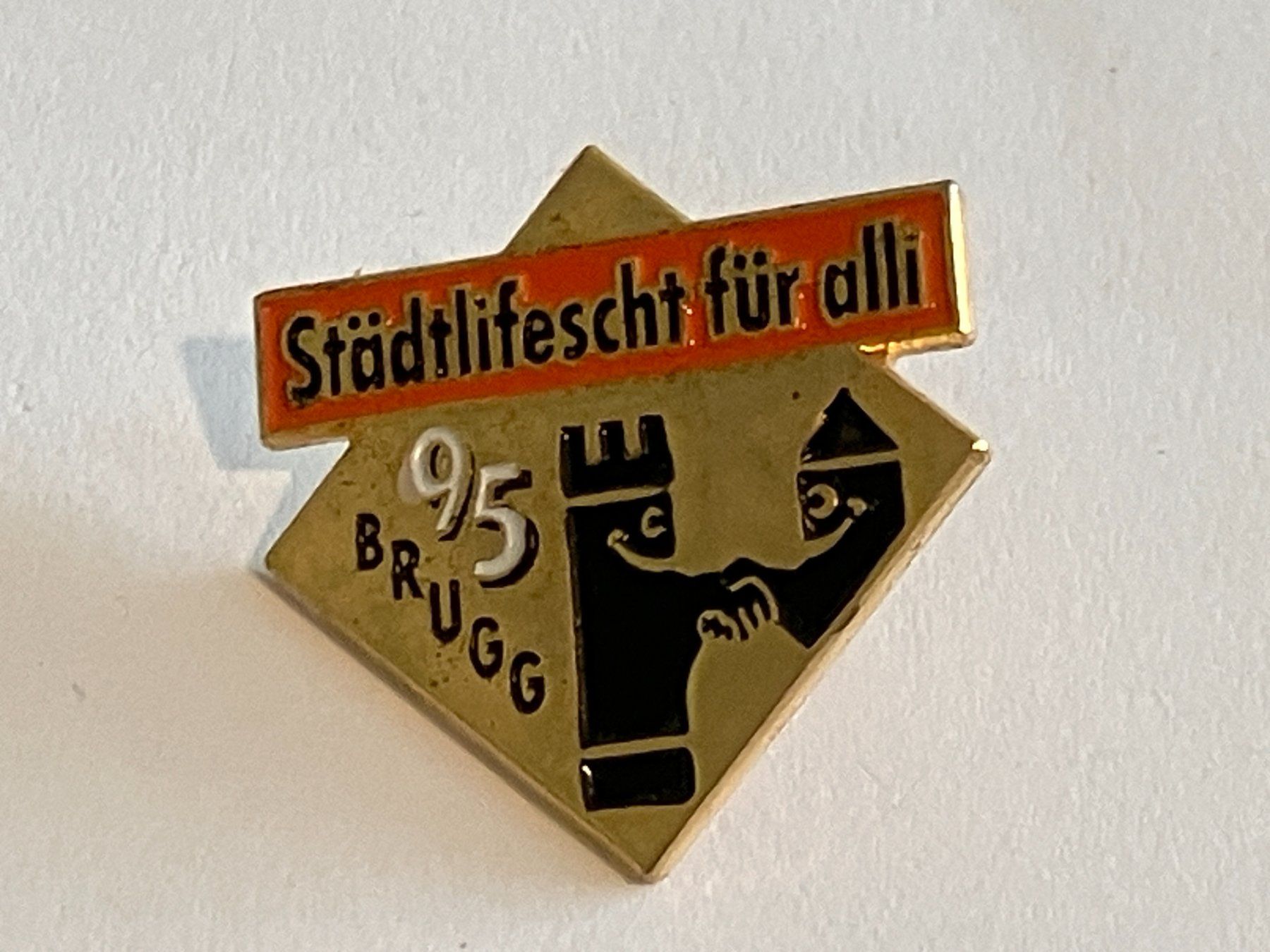 Placchette & Badge: 1 Pin Städlifescht Brugg 1995 – Usato da Basel venduto da djwwpp