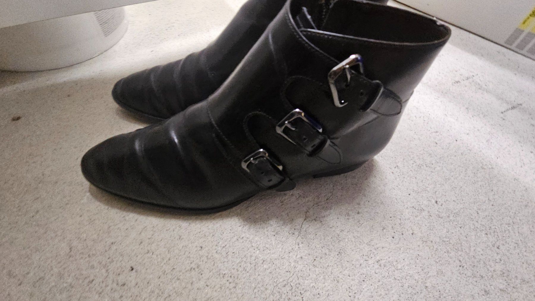 Michael Kors Scarpe da donna: Michael Kors Stiefeletten Gr. 39 schwarz Leder – Usato da Dietlikon venduto da beapaoli
