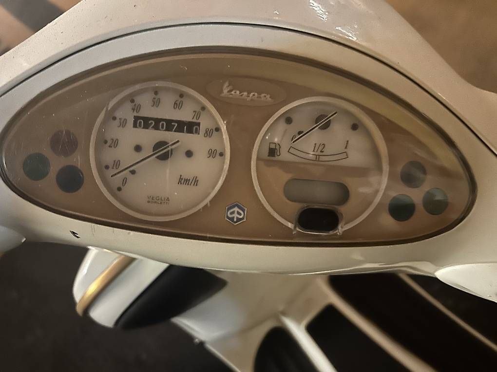 Scooters: Vespa Piaggio, 50 km/h – Gebraucht aus Muralto von GLAG 3