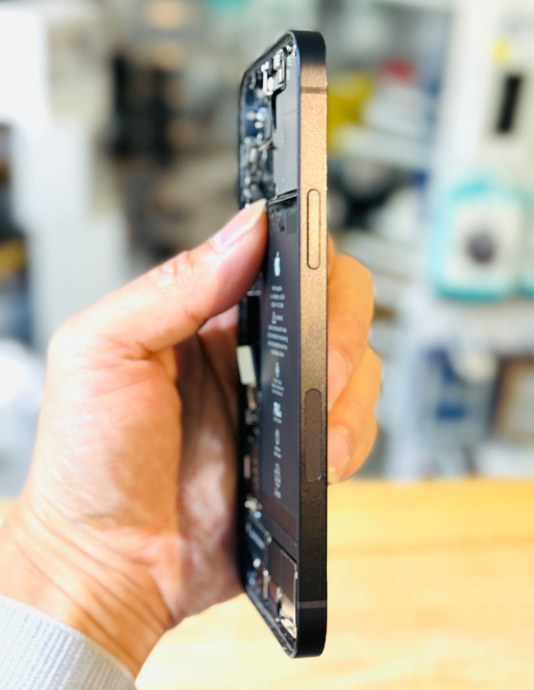 Apple Handys / Smartphones: Châssis Complet iPhone 12-Connecteur de Charge+Batterie Noir – Gebraucht aus Morges von DA-repa 2