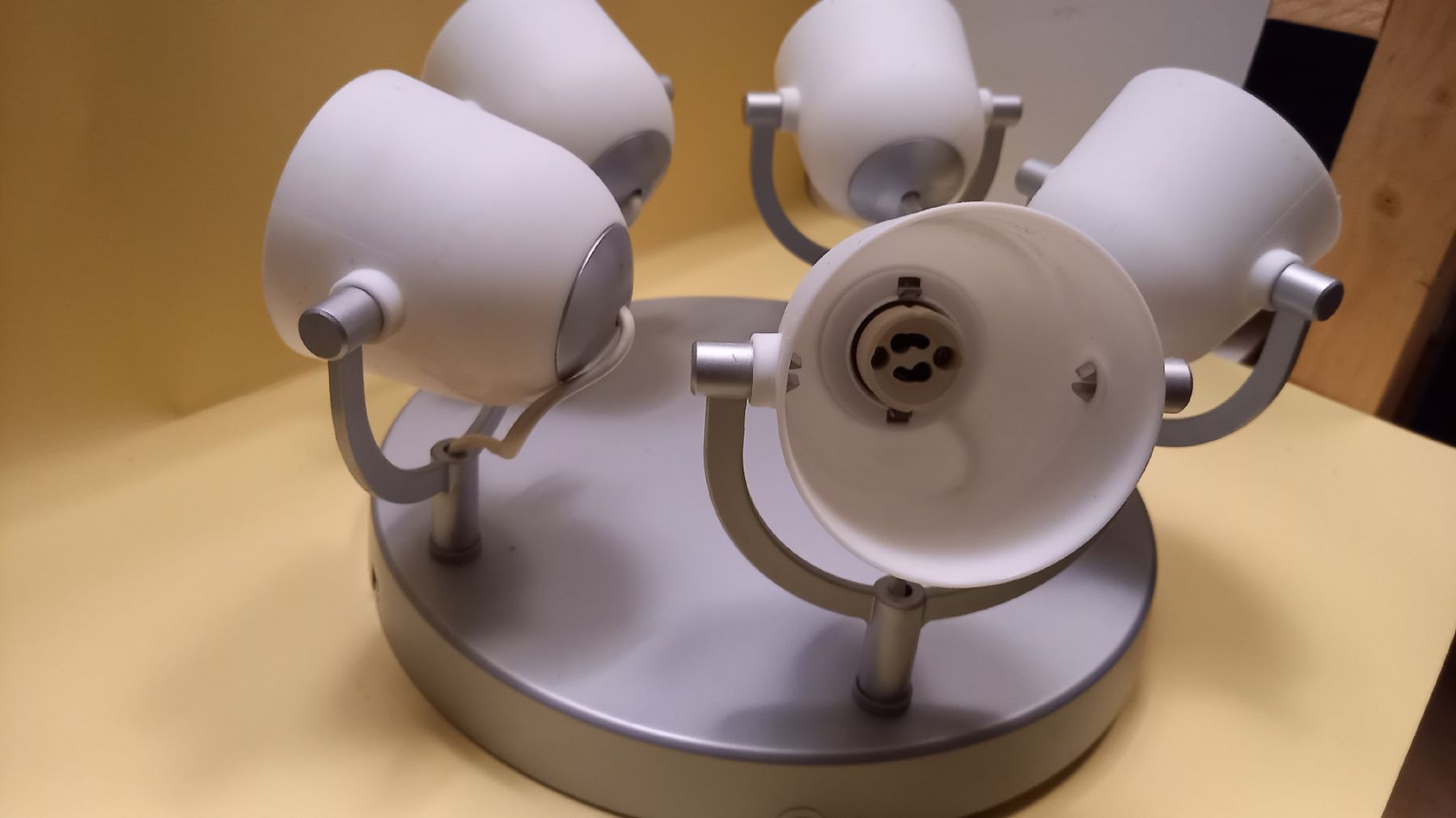 Ikea Lampade: Ikea Lampe – Usato da St. Gallen venduto da Bir_Rer 1