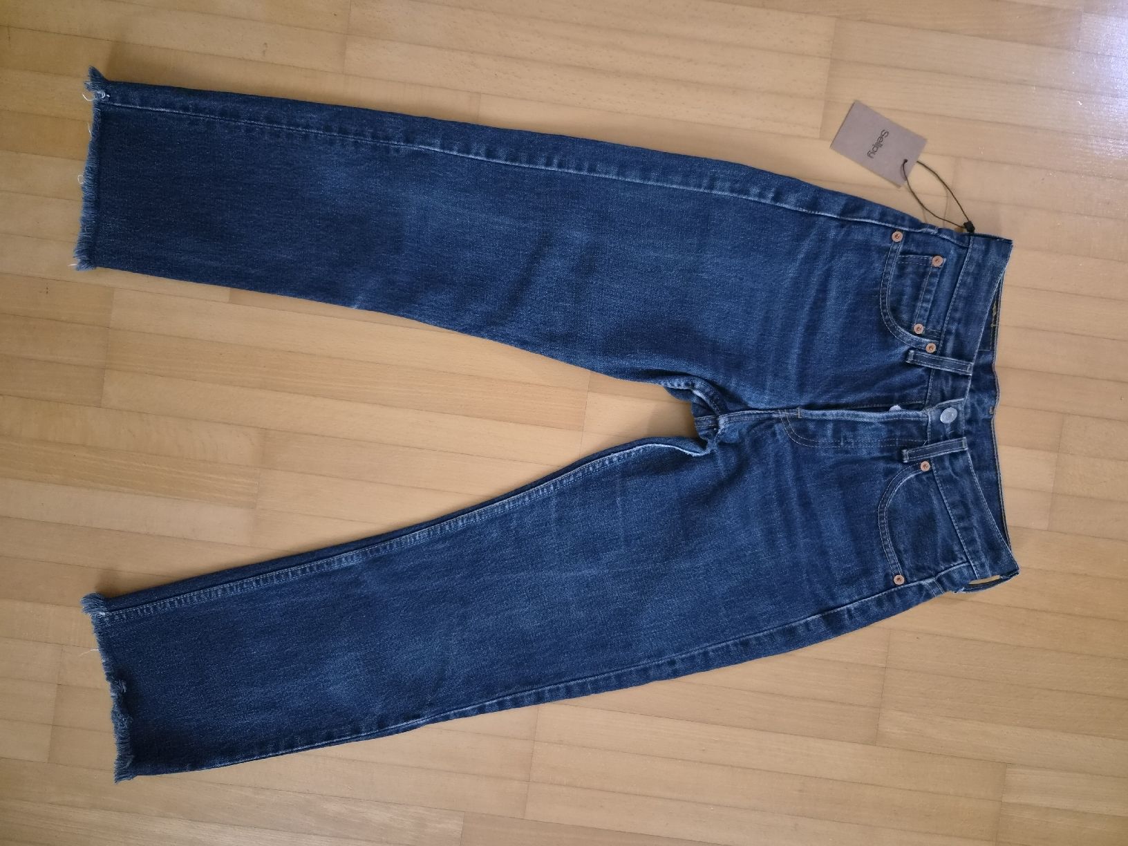 Levi's Jeans: Levi's cropped jean 26/30 – D'occasion à Männedorf par vic_mnd