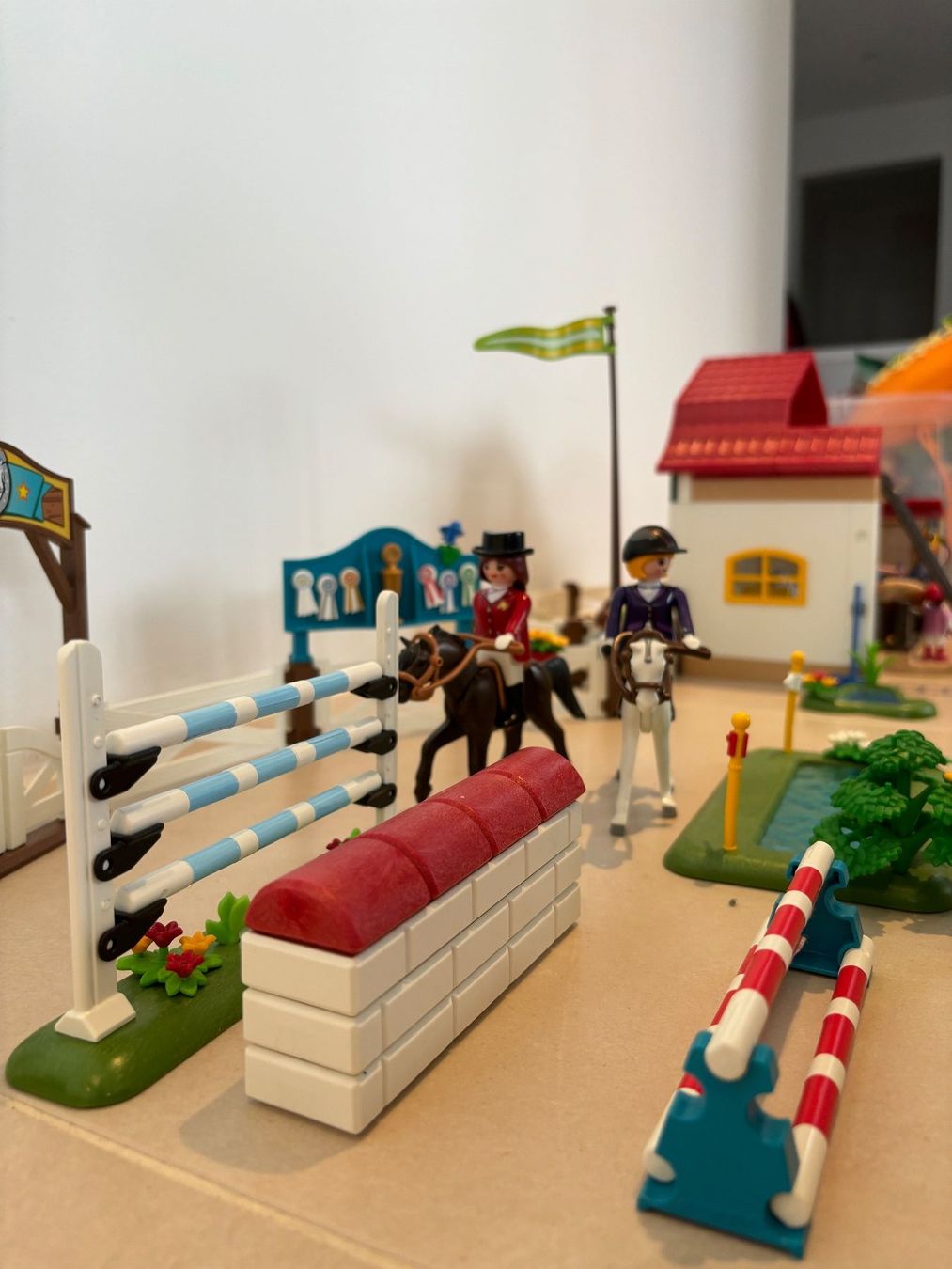 Playmobil Giocattoli: Reiterhof mit Springanlage Playmobil – Usato da Horw venduto da Gigafox7 7