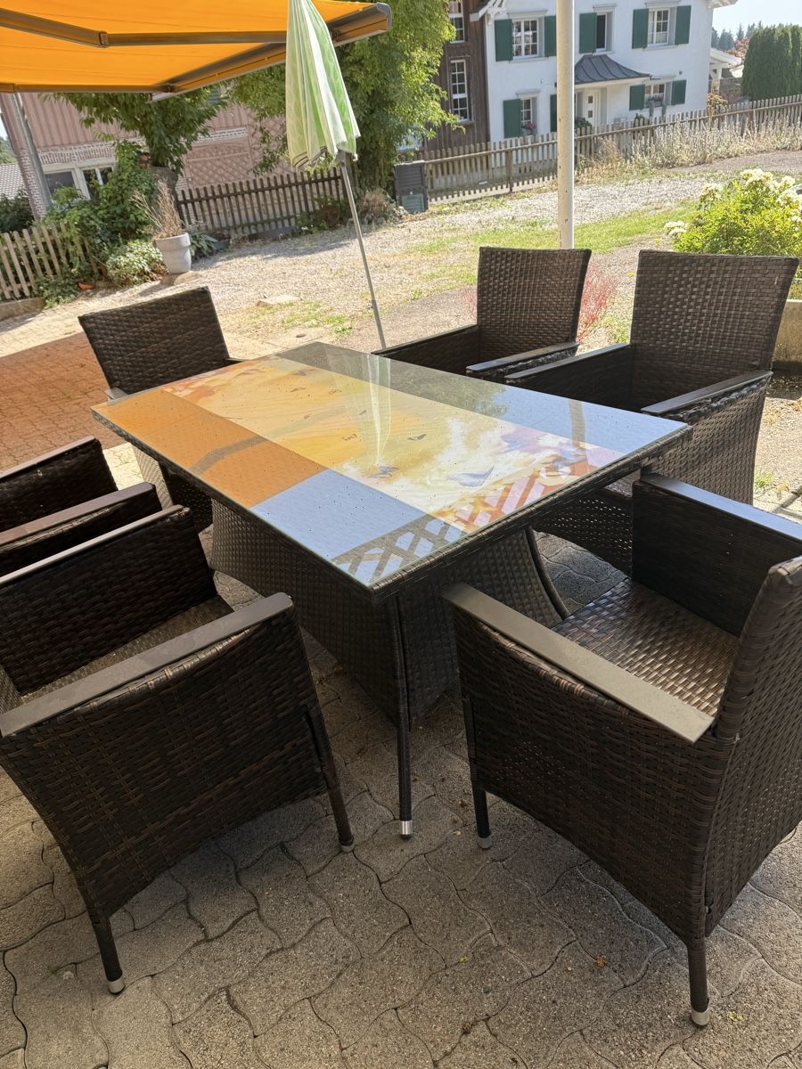 Set de table et chaises: Gartentischset mit 6 Stühlen Polyrattan gebraucht – D'occasion à Graltshausen par Steppinchen