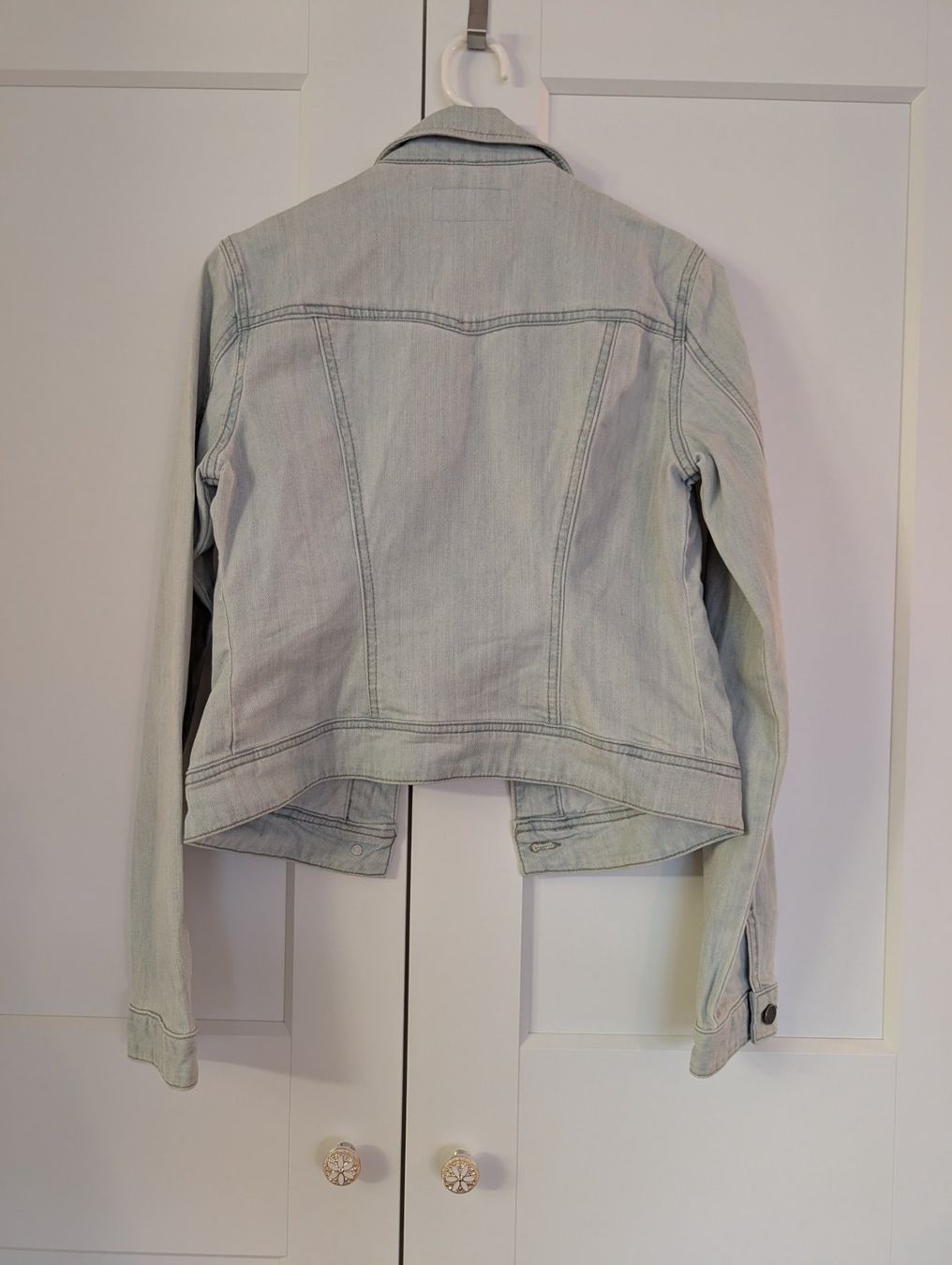 Giacche: Jeansjacke hellblau Grösse M, klein geschnitten – Usato da Au SG venduto da and_cra 1