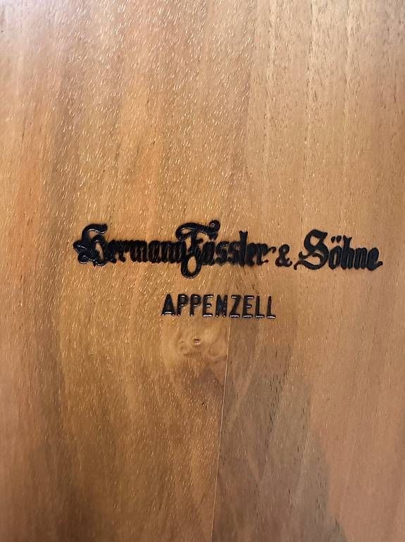 Kommoden: Vintage Barock Nussbaum Sideboard von Fässler – Gebraucht aus Obernau von Arche_Noah_Brocki 6