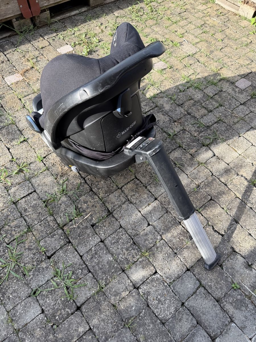 Maxi-Cosi Seggiolini per auto: Maxicosi mit Isofix Station – Usato da Rottenschwil venduto da VMMW93 1