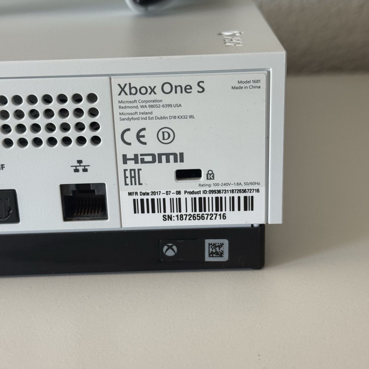 Microsoft Consoles: Xbox One S Konsole weiss mit Controller und Kabeln – Neuf (Voir description) à Rümlang par vla_9g7d 3