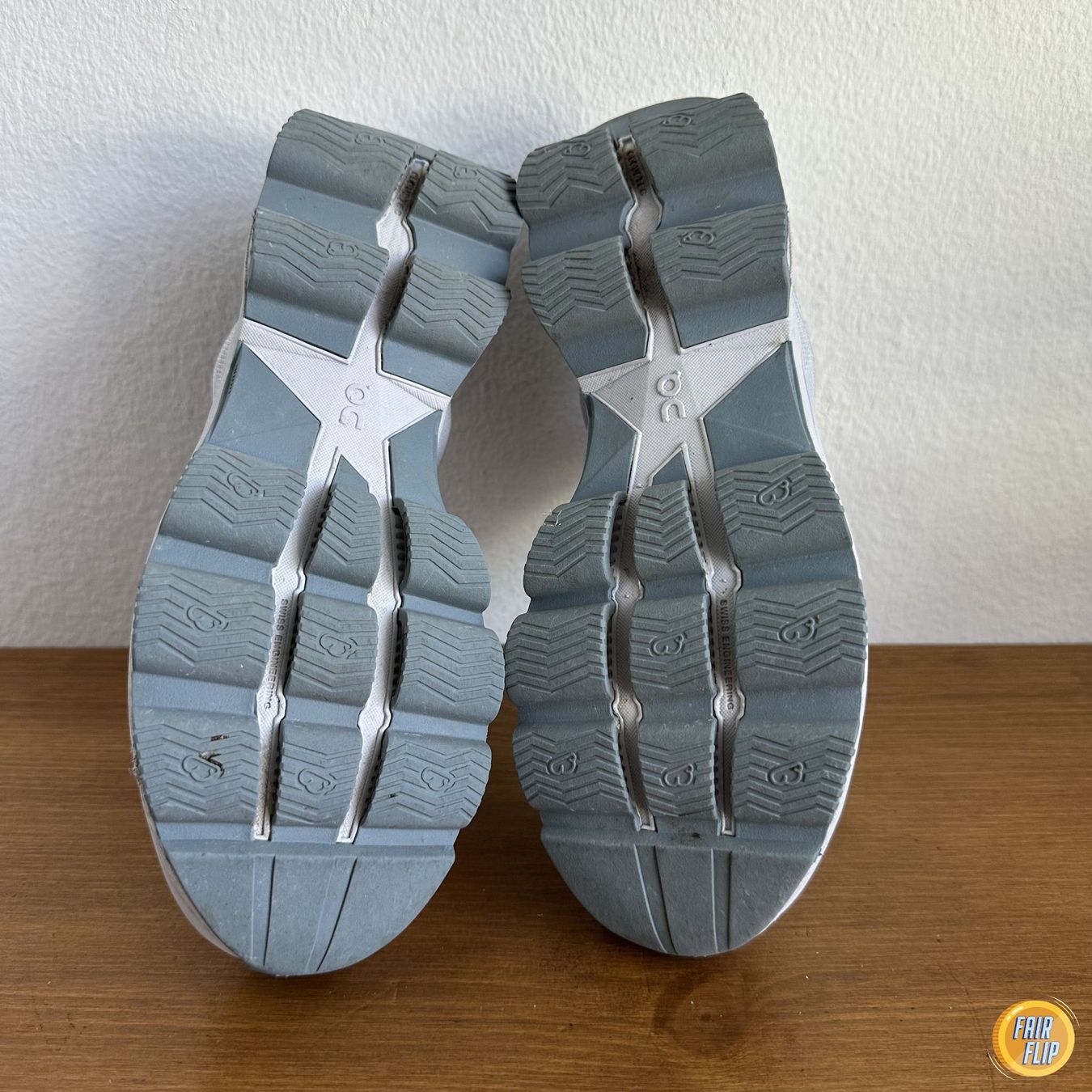 On Scarpe da donna: On Cloudsurfer Damen-Laufschuhe Gr. 38.5 – Usato da Luzern venduto da fairflip 3