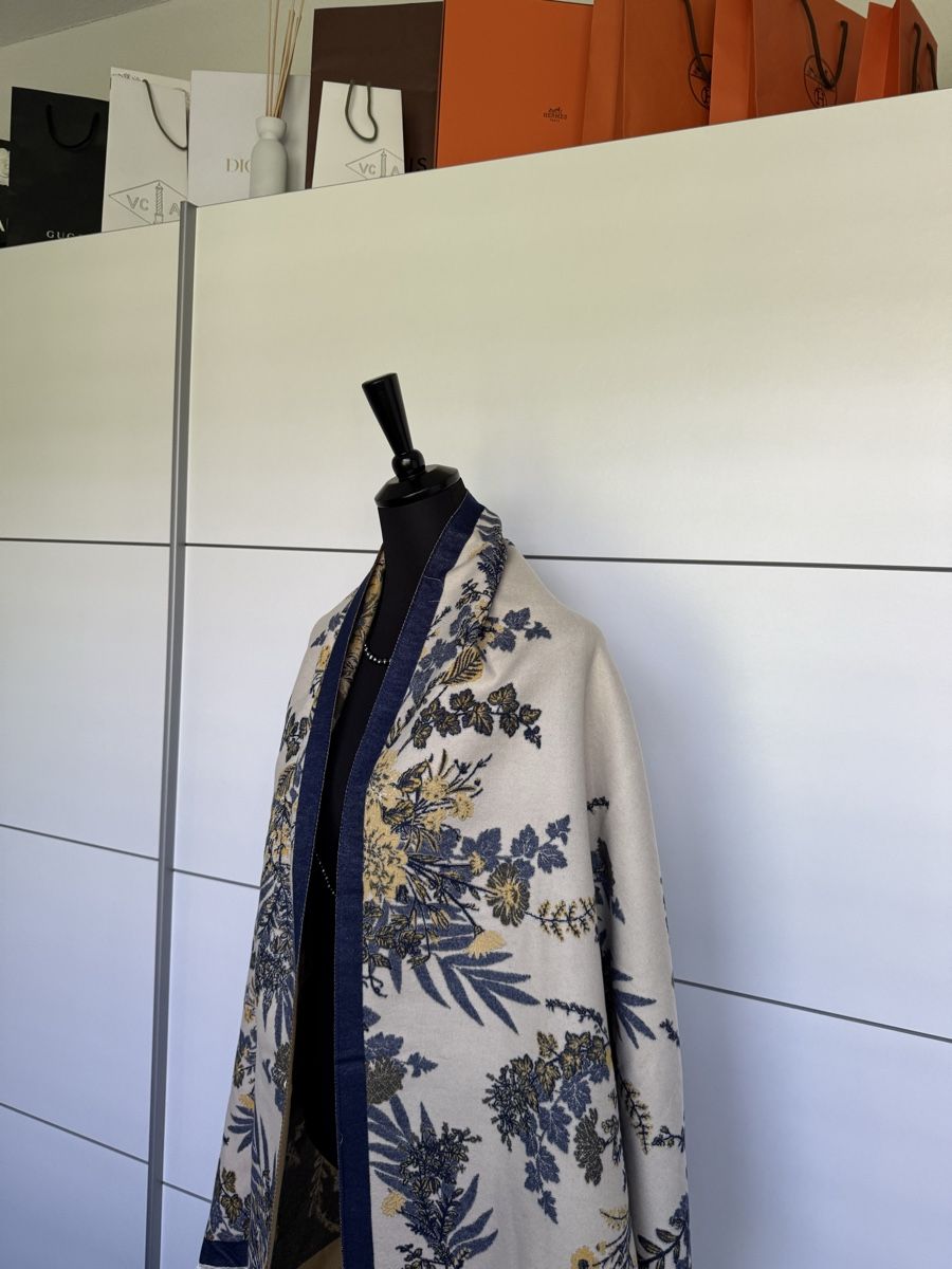 Foulard & Sciarpe: Überwurf / Schal / Stola / Tanika – Nuovo (secondo la descrizione) da Olten venduto da ale_nb2x 1