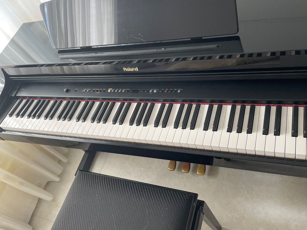 Roland hp103e on sale