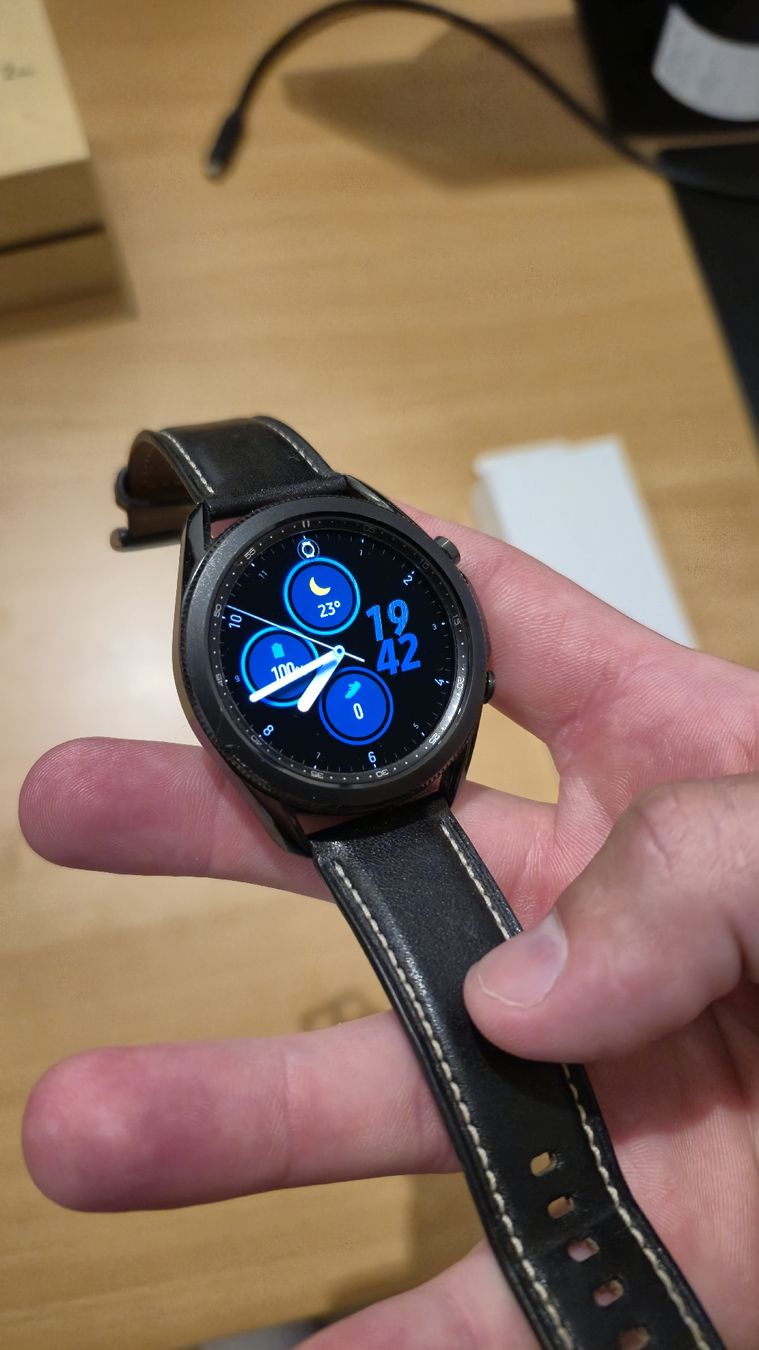 Samsung Smartwatch: Samsung Galaxy Watch 3 – Nuovo e nell'imballaggio originale da Grandvillard venduto da SL-Modelcars 1