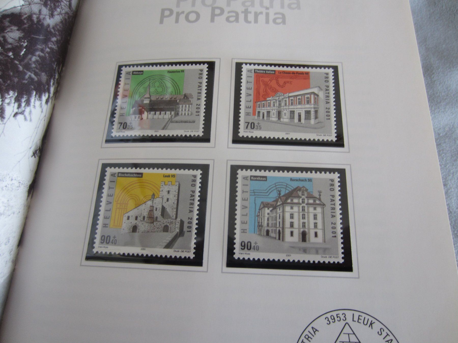 Tutti i francobolli: Briefmarken Jahres buch 2001 – Usato da Rupperswil venduto da Ema10 5