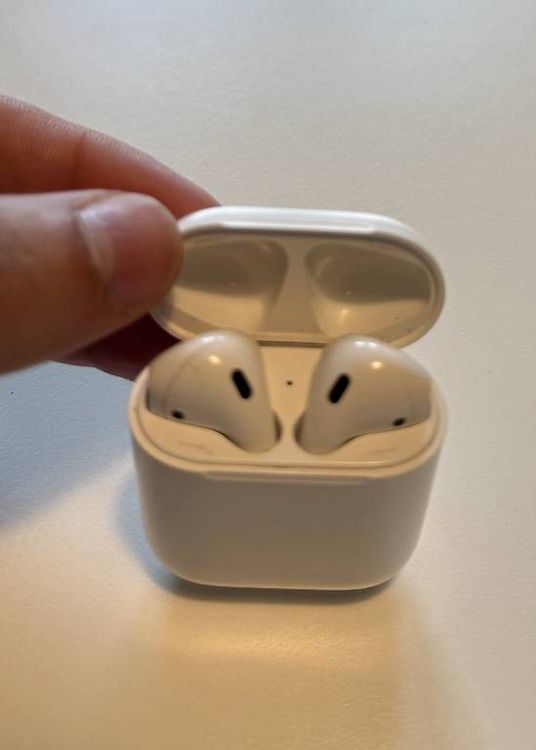 AirPods 2 1