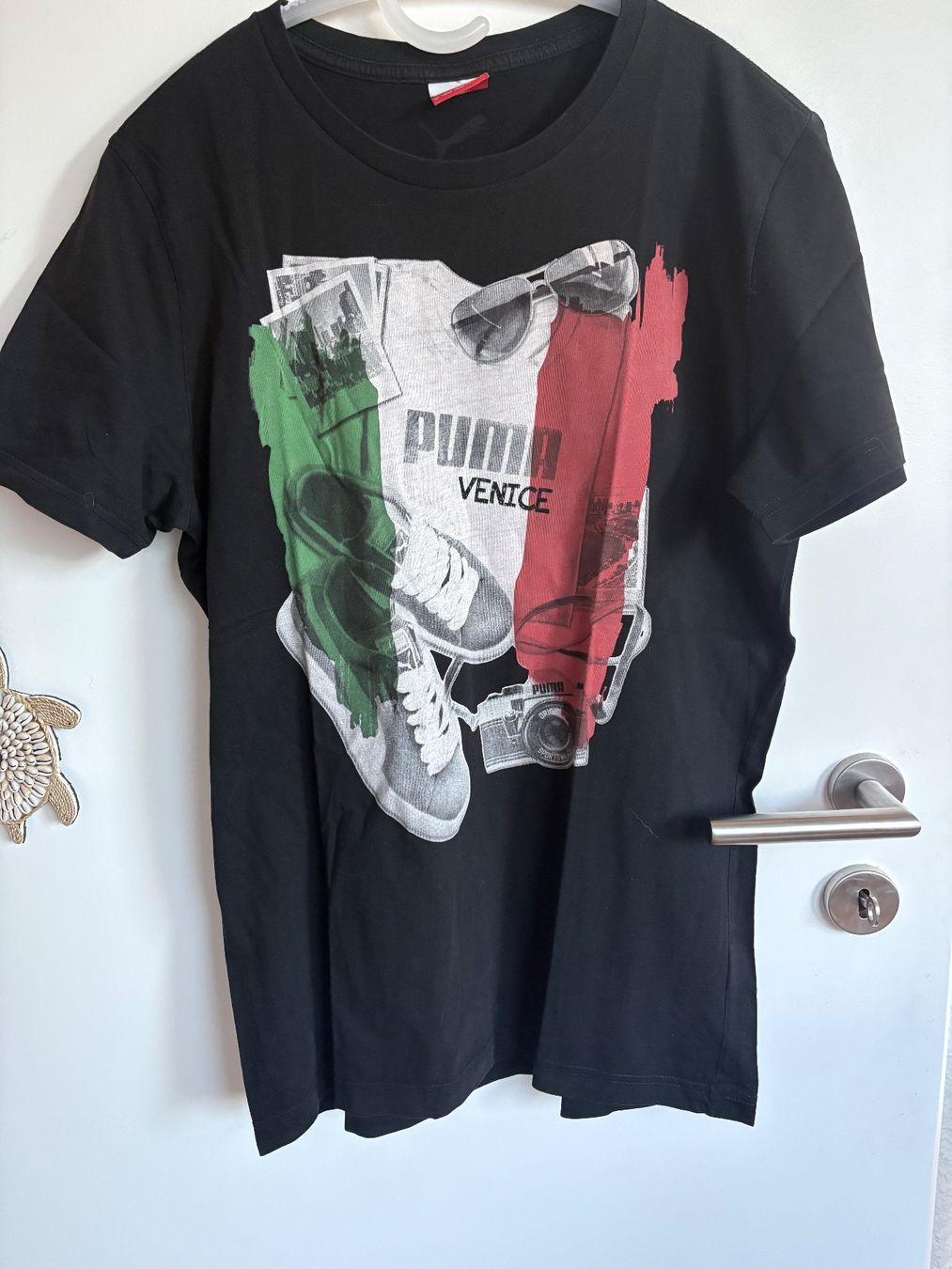 Puma T-Shirts: T-shirt Puma Venice noir – Gebraucht aus Lausanne von milou201619