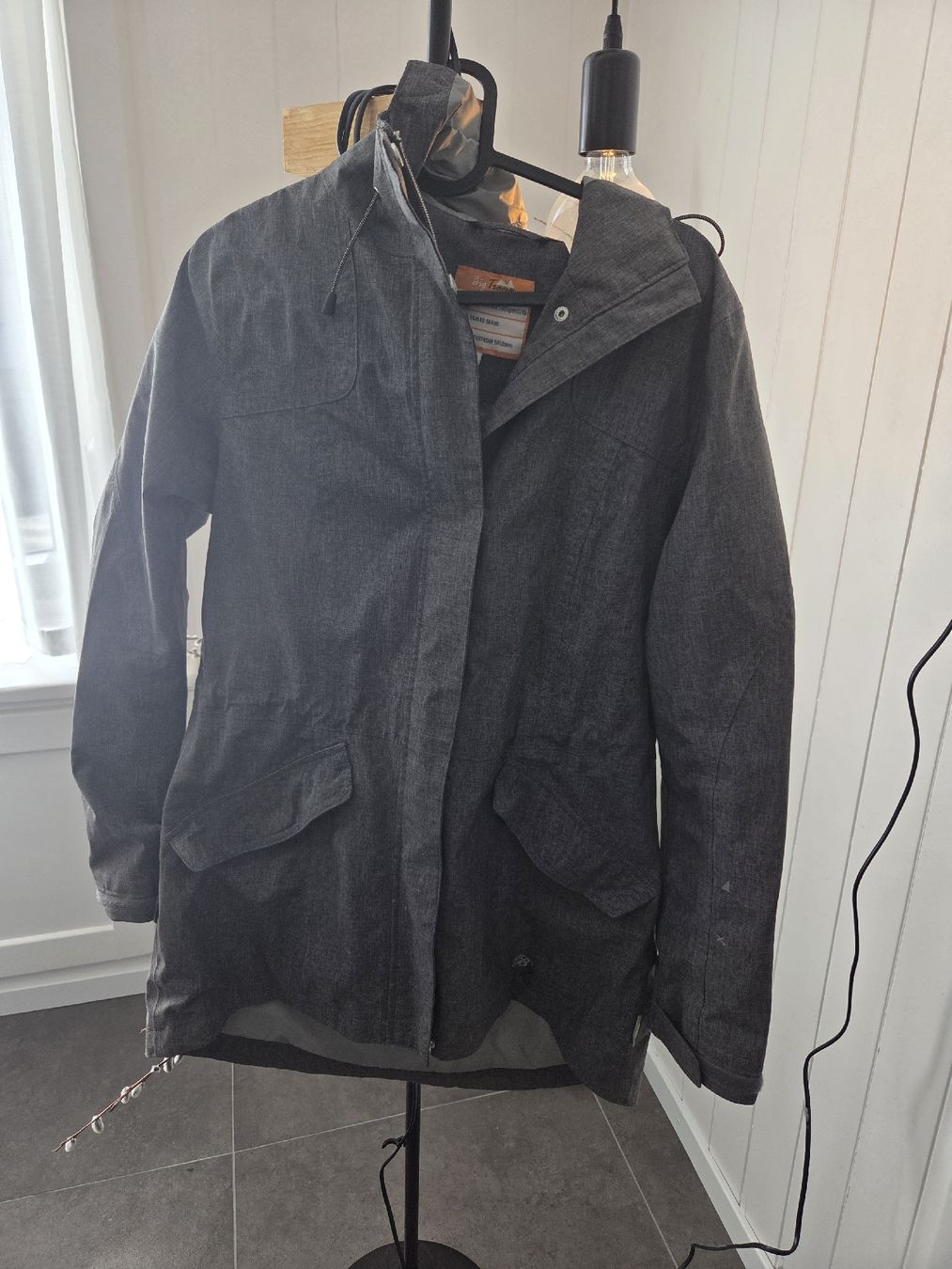 Big Tramp Jacken: Damen Jacke Big Tramp Grau Grösse 38 – Neu (gemäss Beschreibung) aus Alterswil FR von Agape07