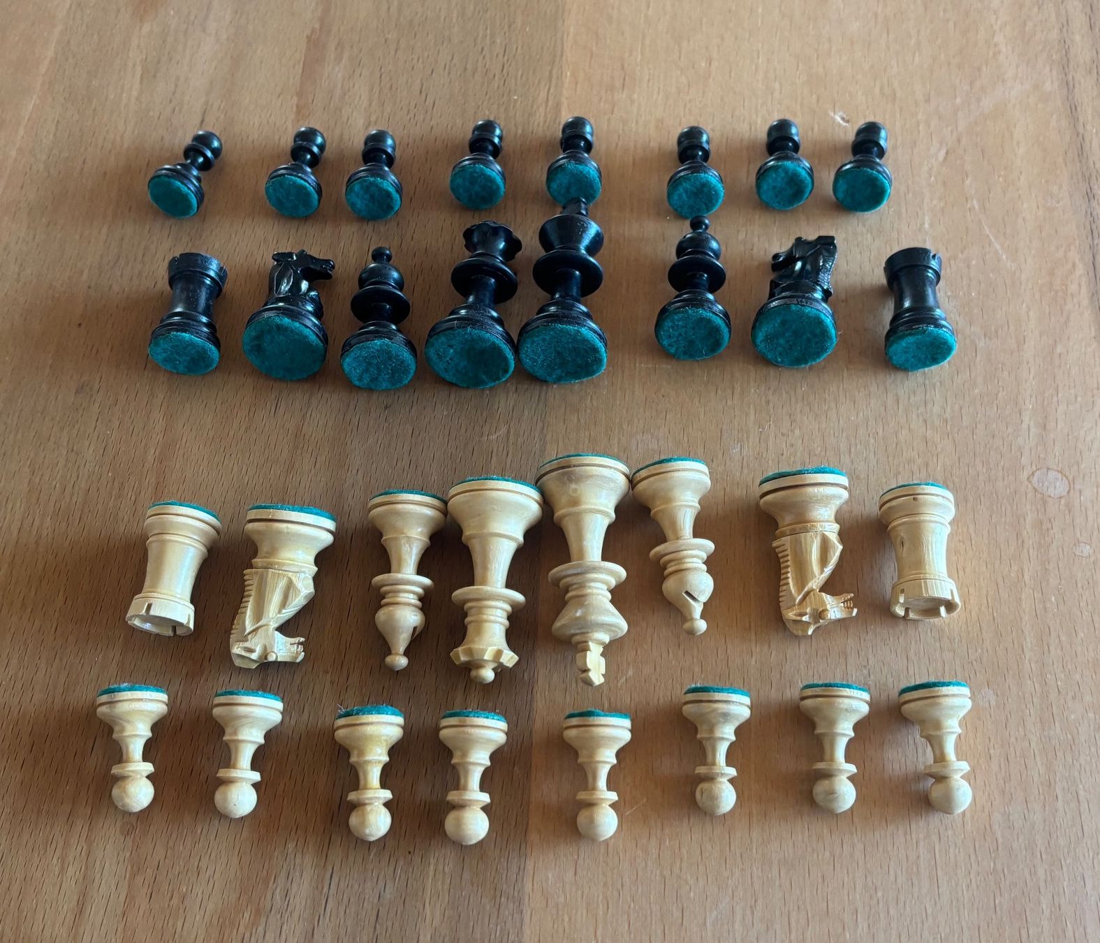 Giochi: alte Schachfiguren Holz komplett – Usato da Lüchingen venduto da Eeizo 4