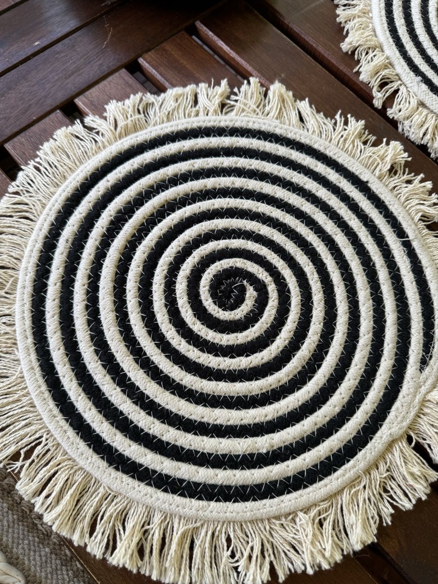 Set di tavolo e panche: 4 Stück Tischset für 40fr. – Nuovo (secondo la descrizione) da Zürich venduto da Ekaterinek 1