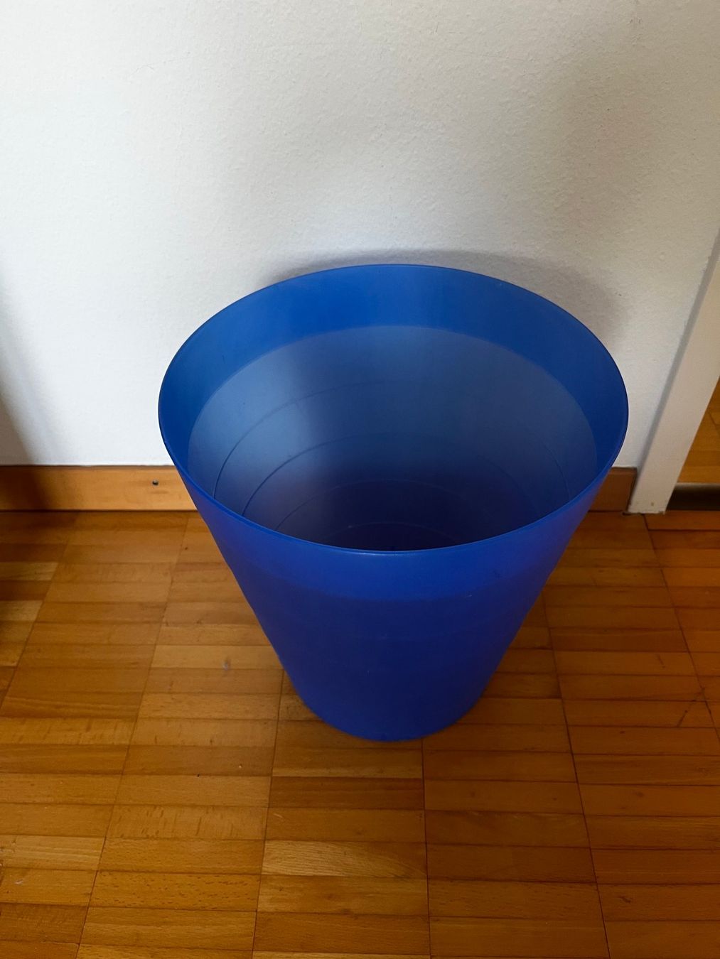 Ikea Abfalleimer: Blauer Papierkorb – Gebraucht aus Zürich von Timo_G 1