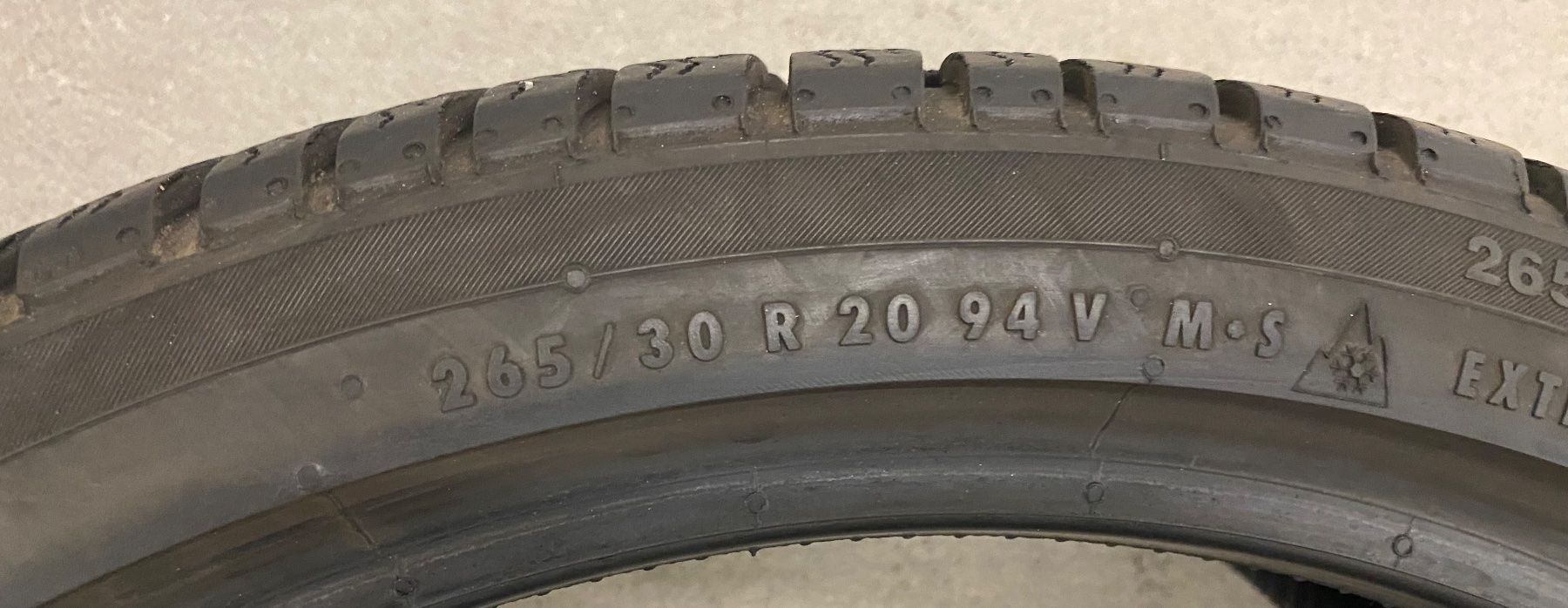 Pneus & Kompletträder: 265/30R20 Continental WinterContact – Gebraucht aus Baar von agr_lpq8 1
