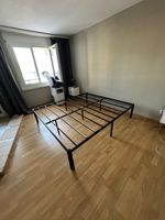 Bett mit Matratze 180x200 zu Verschenken