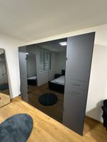 Moderner Kleiderschrank – Neuwertig