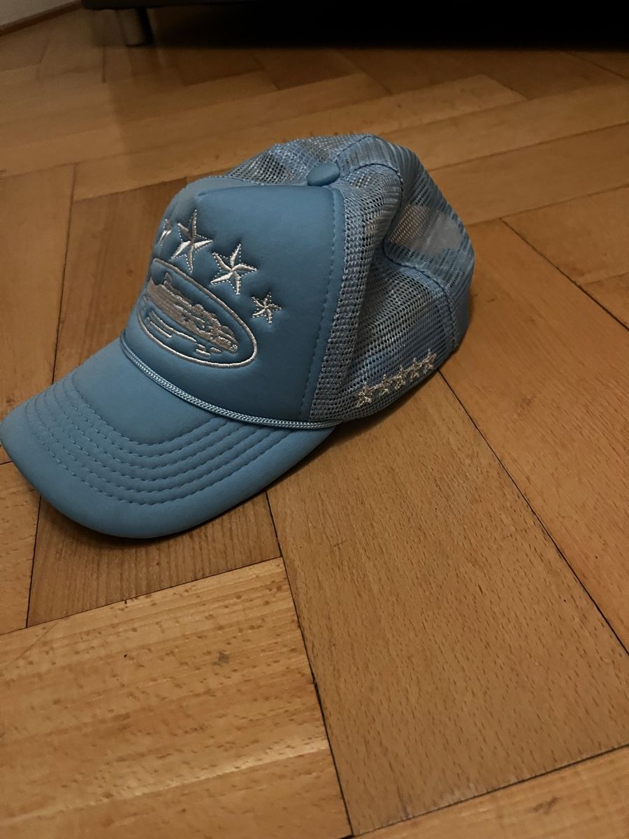 Copricapi, berretti & cappellini: Corteiz Cap Babyblau – Usato da Fribourg venduto da pen_995b