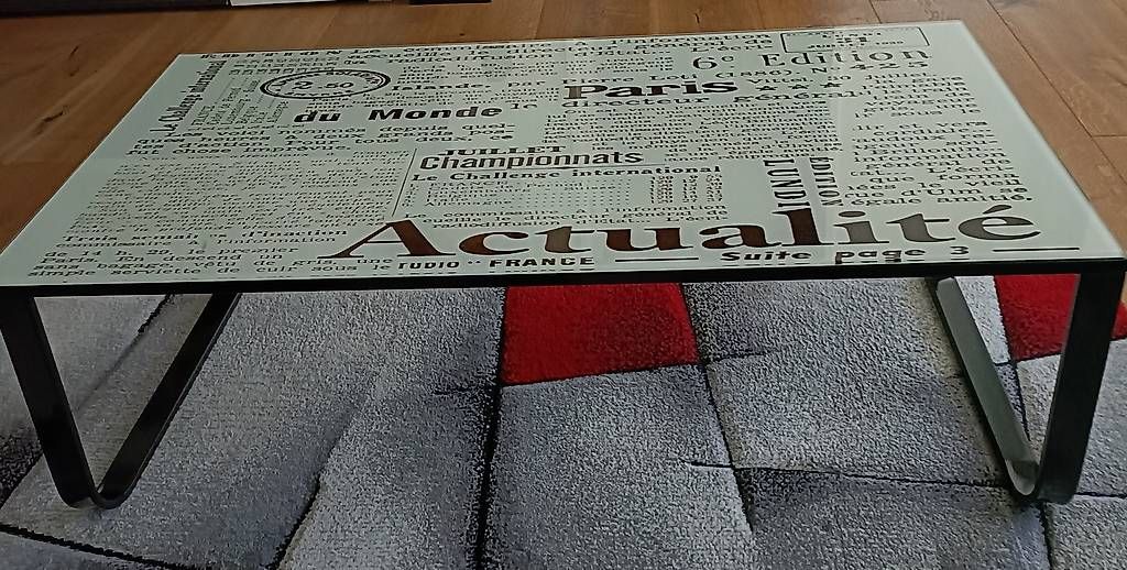 Tavoli: Glastisch  – Usato da Chur venduto da Steiermark1974