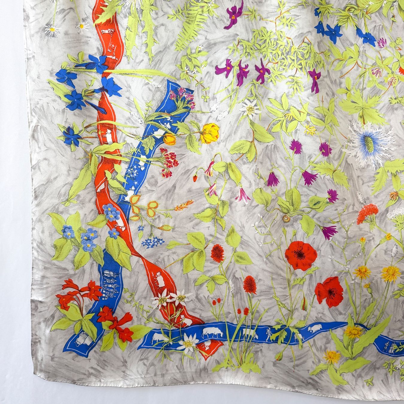 Fabric Frontline Foulards, Tücher & Schals: FABRIC FRONTLINE New Large Silk Scarf – Neu (gemäss Beschreibung) aus Emmen von Avviivva_Com2023 9