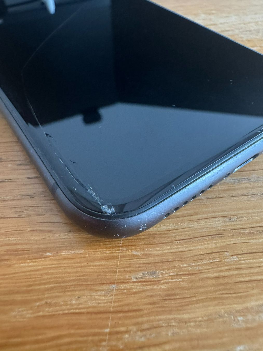 Apple Telefoni cellulari / Smartphones: Apple iPhone 11 Schwarz 64GB – Usato da Jona venduto da Zukl471 2