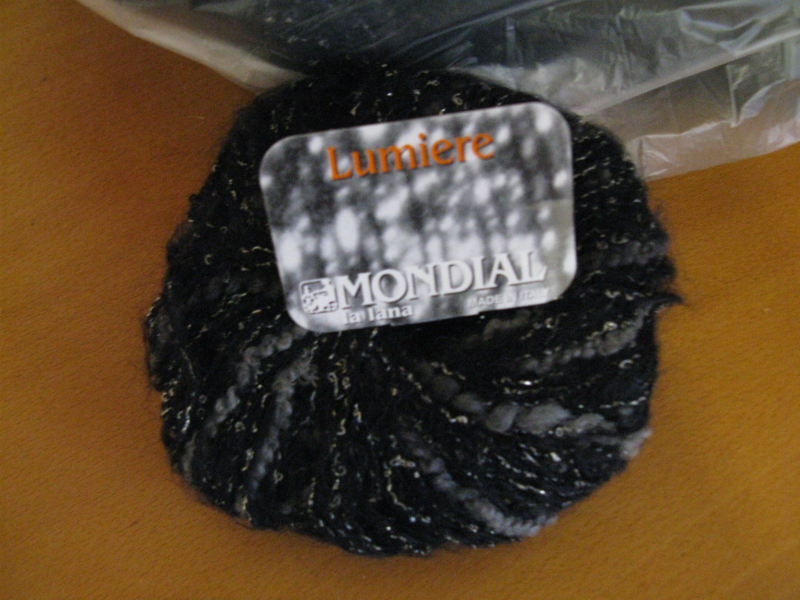 Wolle: Strickwolle Grundfarbe schwarz – Neu (gemäss Beschreibung) aus Grenchen von eule43